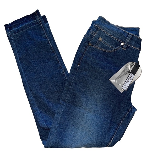 KENDALL & KYLIE Kontent Mid-Rise Crop Jeans Raw Hem | Size 7/8 | NWT - Picture 5 of 6